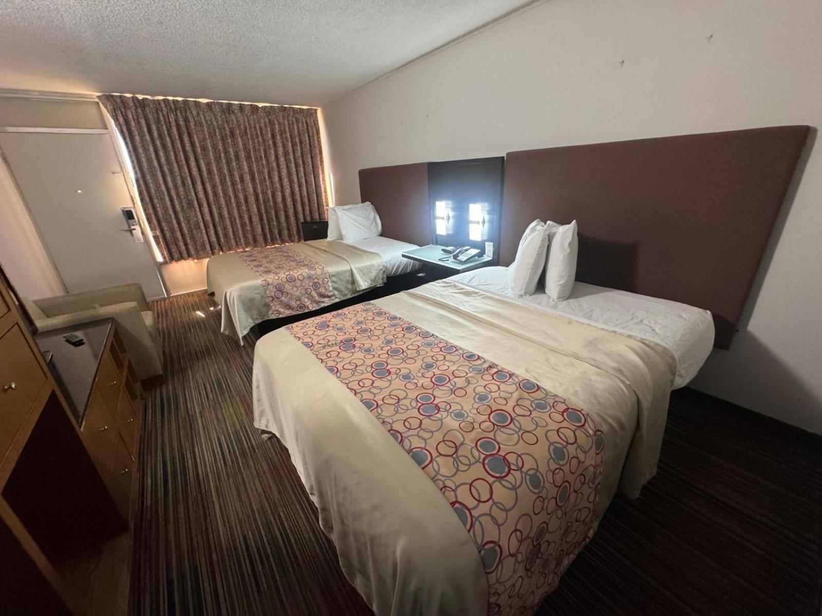 Discovery Inn Лафайетт Экстерьер фото